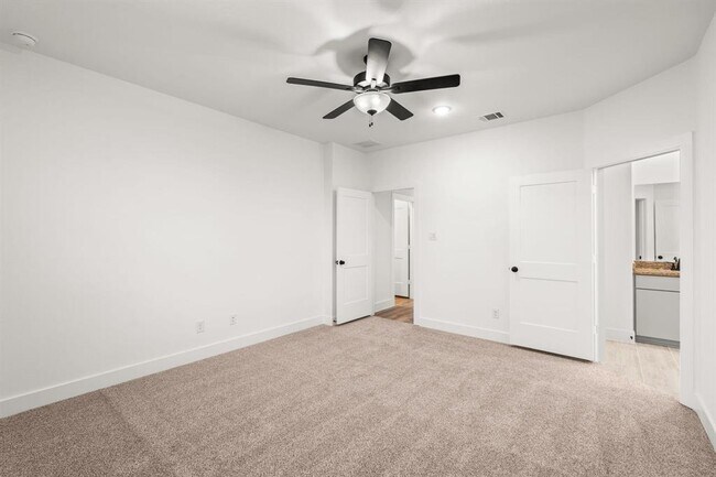 Building Photo - 1436 Shaded Rock Dr