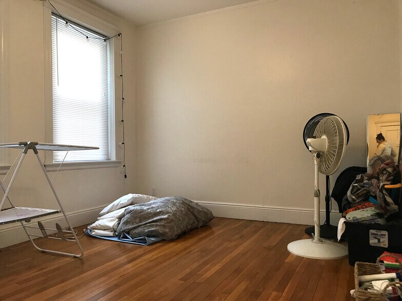 Building Photo - 79 Sutherland Rd