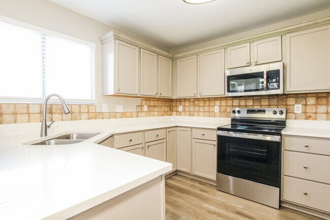 Building Photo - 22236 W Desert Bloom St