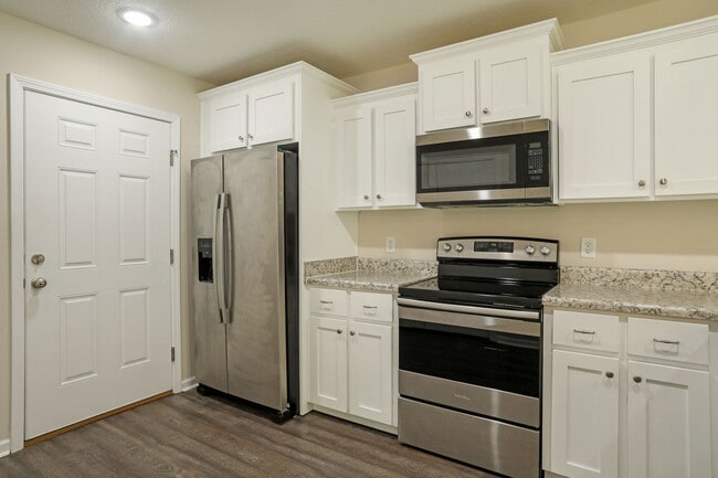 Building Photo - 3bd 2ba HOME FOR RENT!