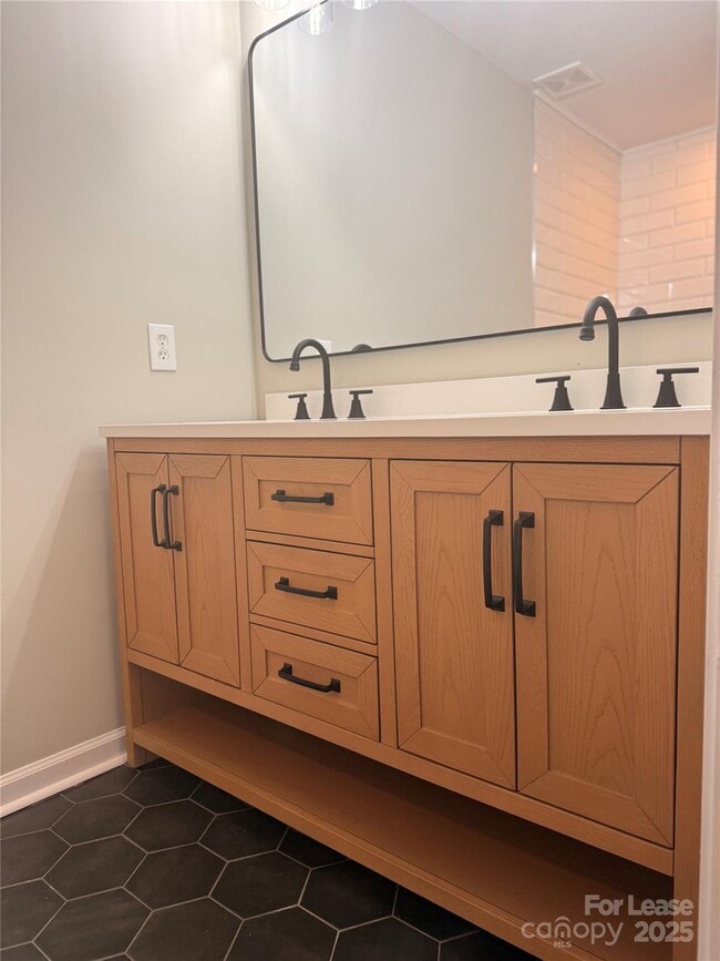 Building Photo - 1010 Eagles Nest Ln