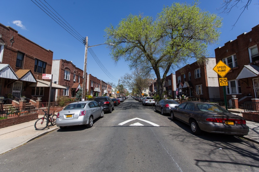 Building Photo - 5032 41st St
