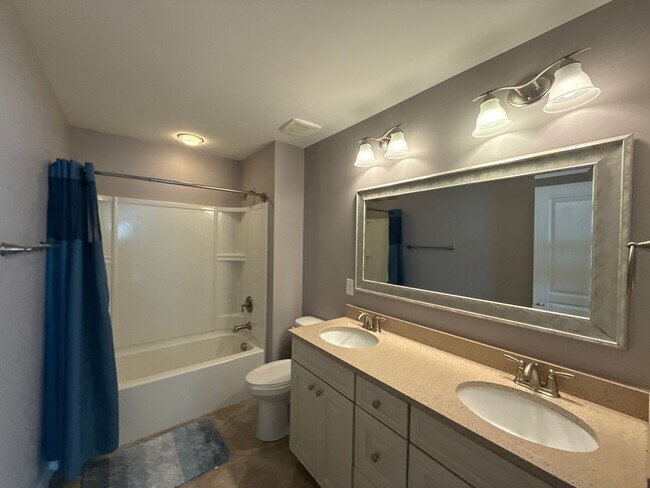 Building Photo - 5818 Glenmore Garden Dr