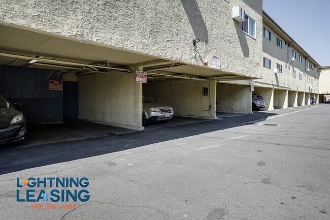 Building Photo - 6546-6542 Sepulveda Blvd