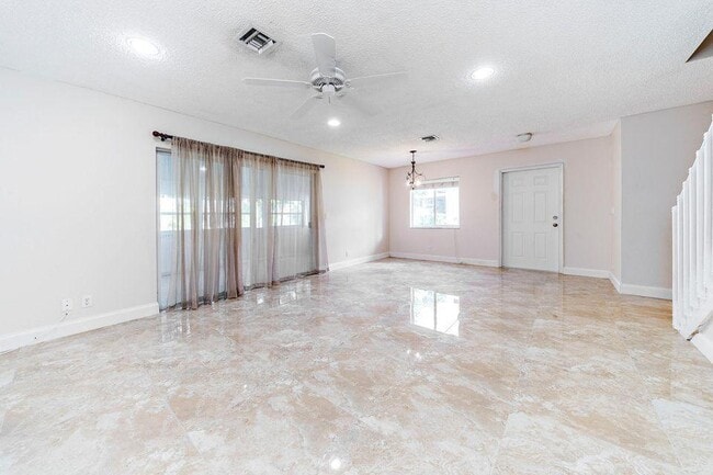 Building Photo - 1335 SW 48th Terrace