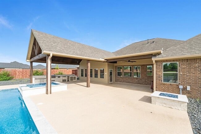 Building Photo - 4857 Dutton Lake Dr