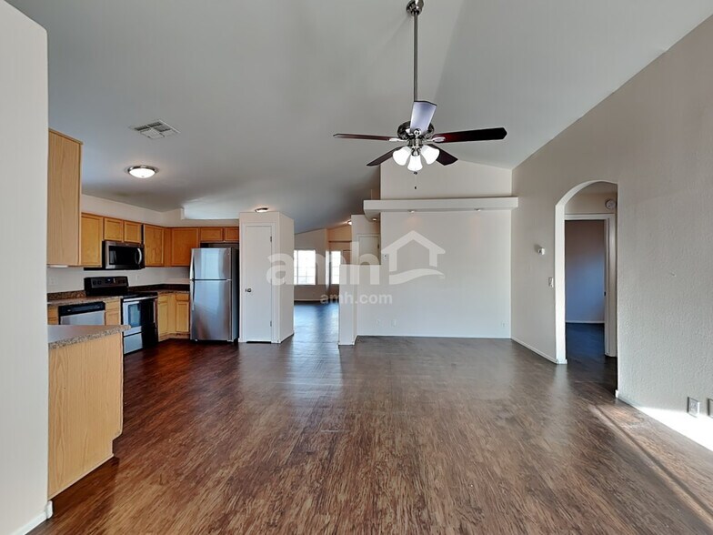 Building Photo - 18230 N 89th Ln