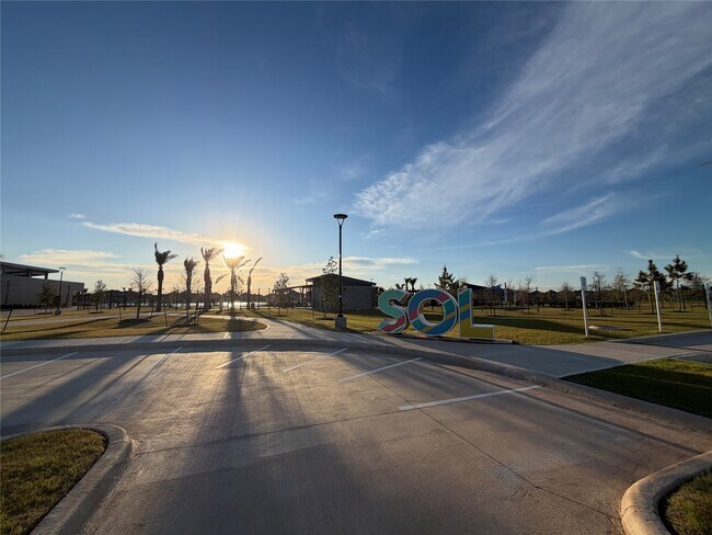 Building Photo - 1240 Woodflower Dr