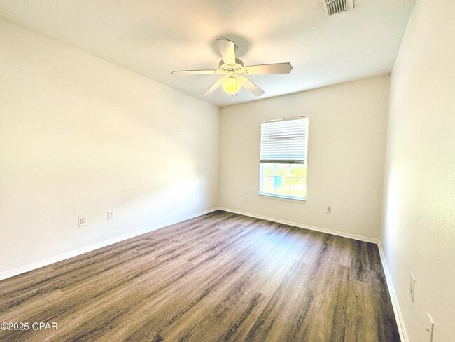 Building Photo - 1402 Lighthouse Rd