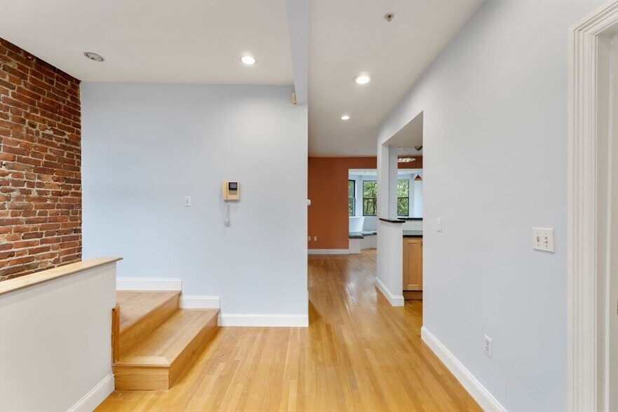 Building Photo - 39 Worcester Sq