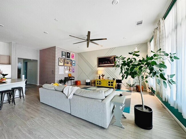 Building Photo - 8123 Cheyenne Hills Trail