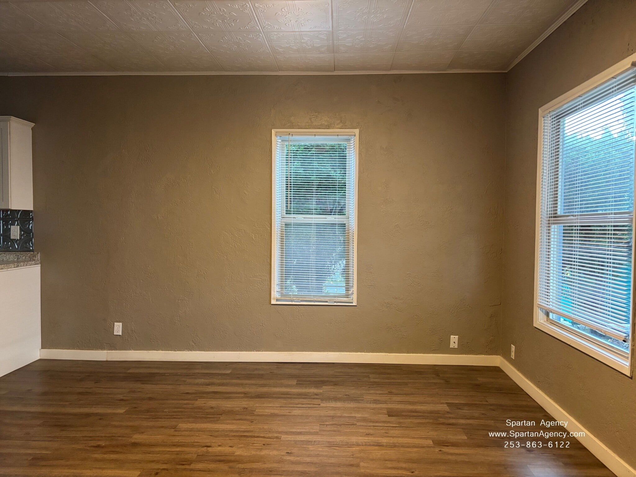 Building Photo - 1727 Pease Ave