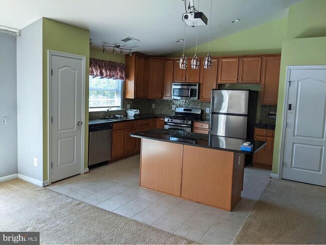 Building Photo - 19318 Diamond Lake Dr