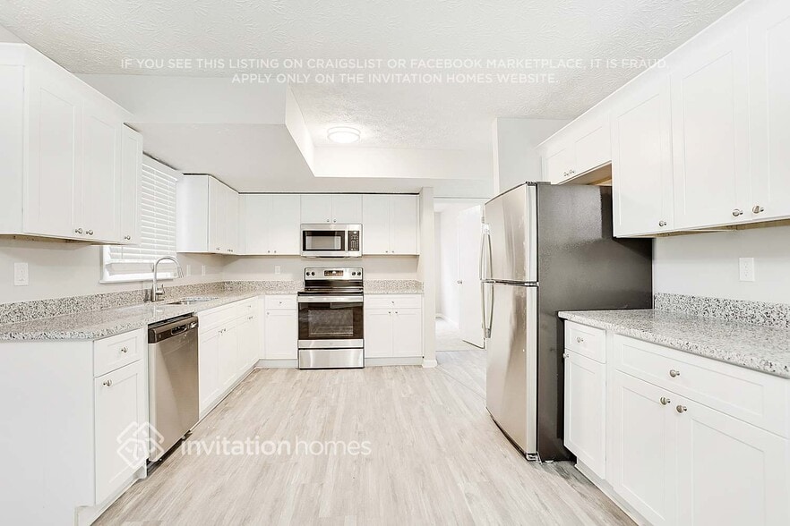 Building Photo - 584 Rock Shadow Ct