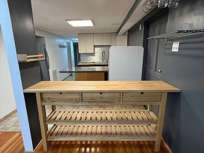 Building Photo - 3318 W Pierce Ave