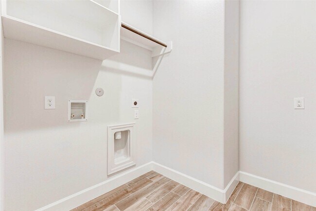 Building Photo - 624 Cape Capri Dr