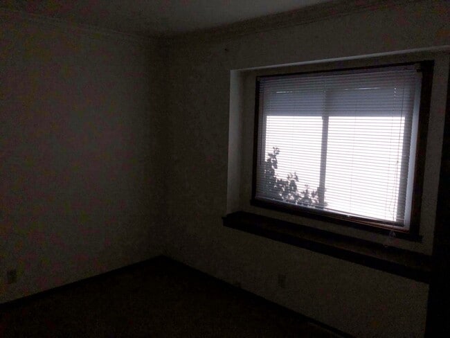 Building Photo - Single Family Home