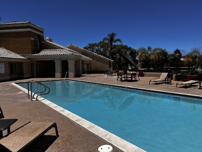 Building Photo - 6991 Ballena Way