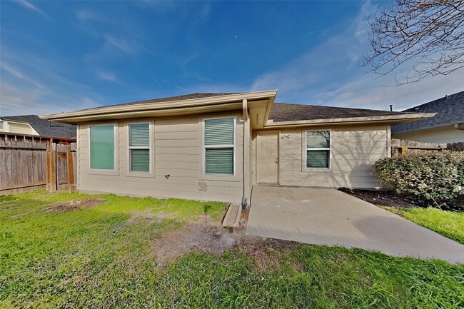 Building Photo - 3511 Rainshore Dr