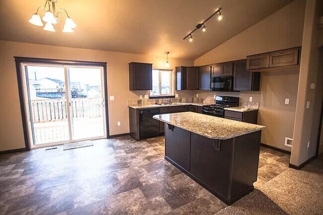 Building Photo - Charming 3-Bedroom Home in Post Falls