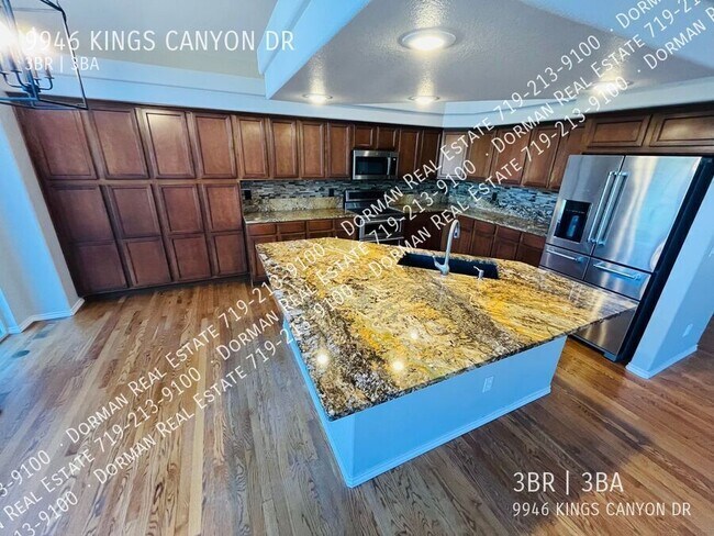 Building Photo - 9946 Kings Canyon Dr