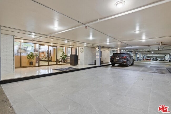 Building Photo - 211 S Spalding Dr