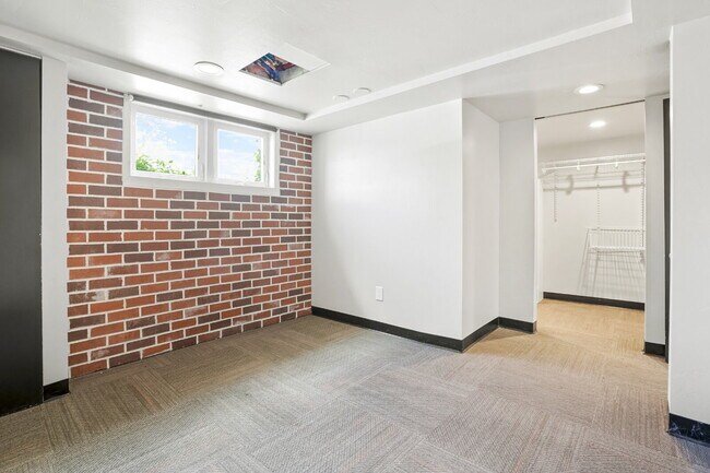 Building Photo - Charming 1 Bedroom  Retreat in the Heart of Denver