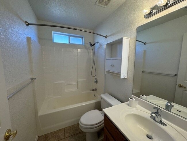 Building Photo - 3 Bedroom 2Ba with Side RV Space & fenced yard