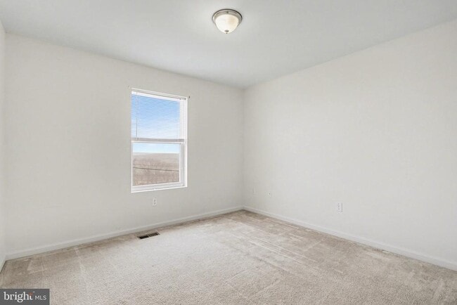 Building Photo - 27 E Imperial Dr