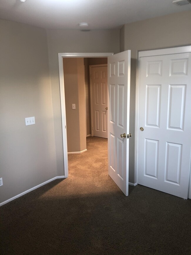 Building Photo - 33800 Willow Haven Ln