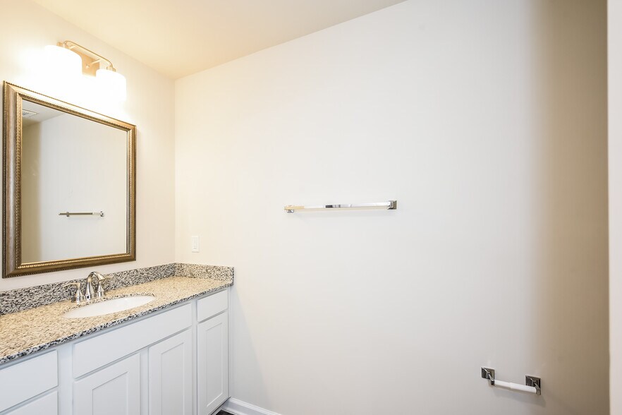 Building Photo - 314 High Grv Wy