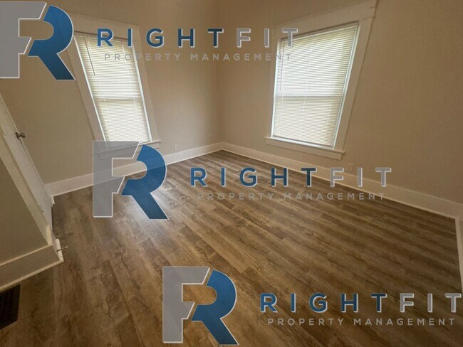 Building Photo - Newly Renovated Home in Middletown