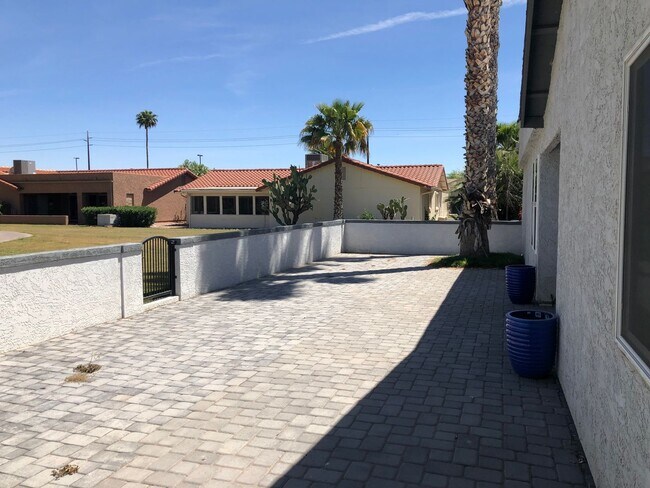 Building Photo - A GREAT REMODELED LIKE NEW HOME ON THE GOLF COURSE IN LEISURE WORLD 45+ Active Adult Resort Commu...