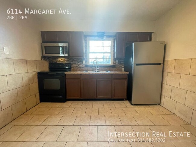 Building Photo - Recently Renovated 2 Bed/1Bath with Lots o...