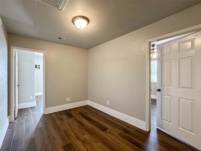 Building Photo - 12805 Flat Creek Dr