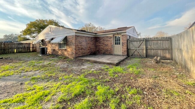 Building Photo - 10920 Witchaven St