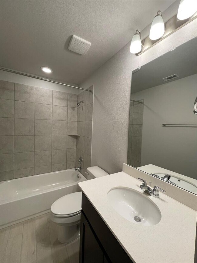 Building Photo - 125 Old Stage Coach Rd