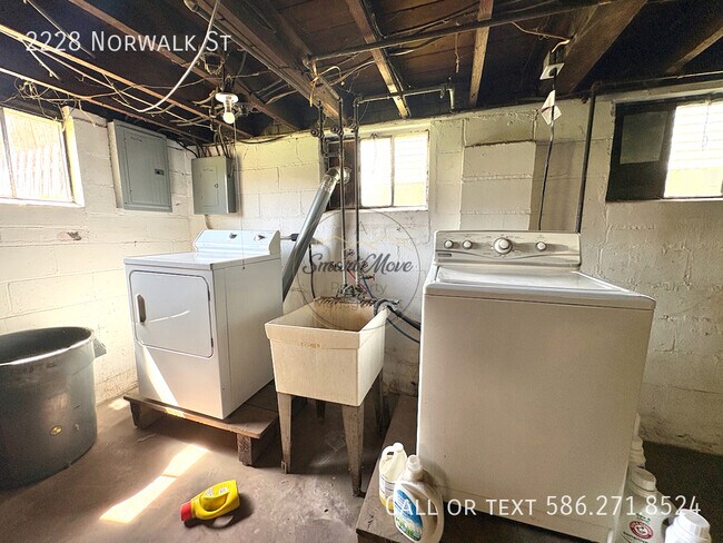 Building Photo - 2228 Norwalk St