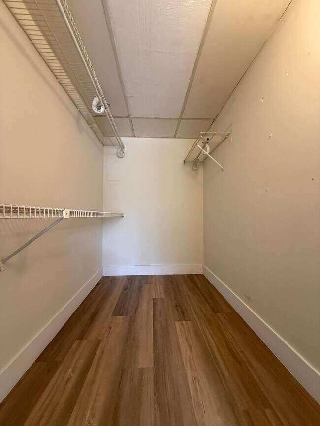 Building Photo - 2000 Springdale Blvd