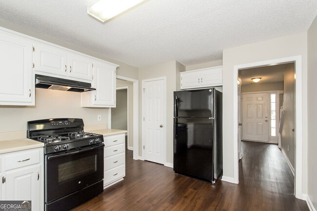 Building Photo - 717 White Dove Dr