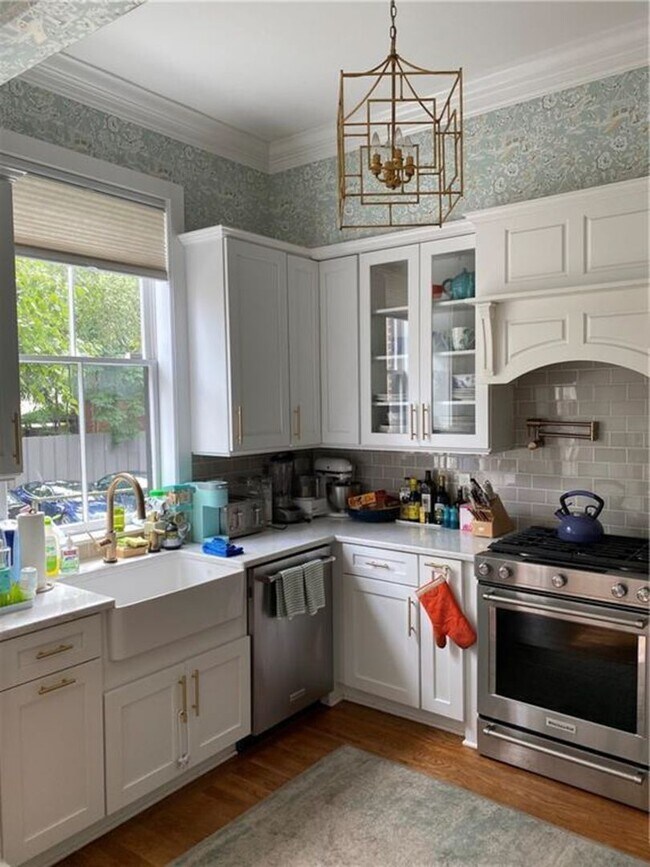 Building Photo - 40 Trumbull St