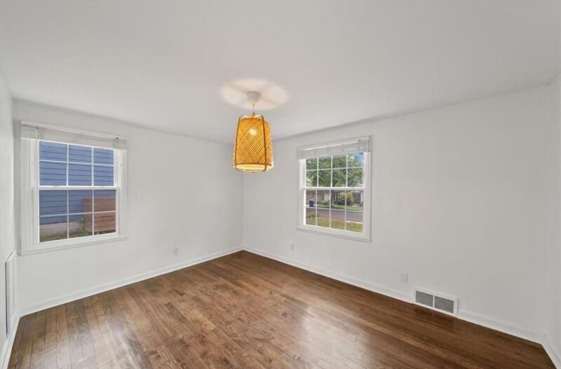 Building Photo - 3306 W 71st Terrace