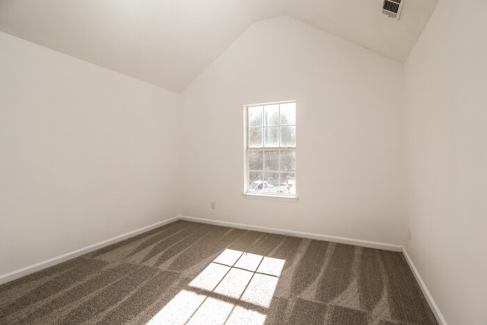 Building Photo - 195 Cinnamon Oak Cir