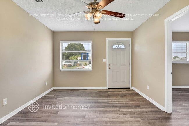 Building Photo - 2623 N Beaumont Ave