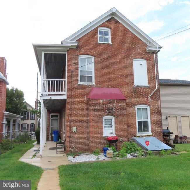 Building Photo - 103 N Earl St
