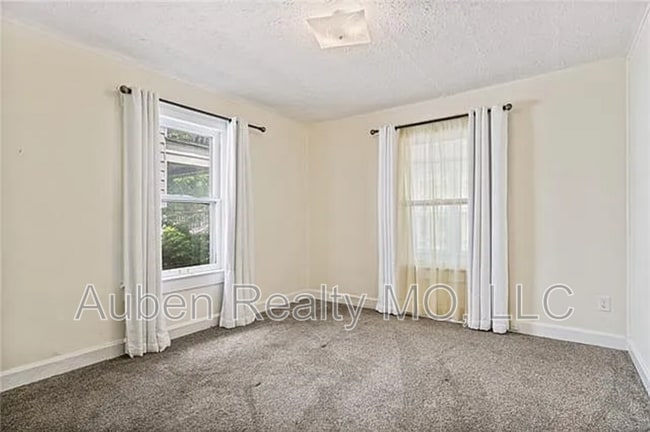 Building Photo - 216 N Wheeling Ave