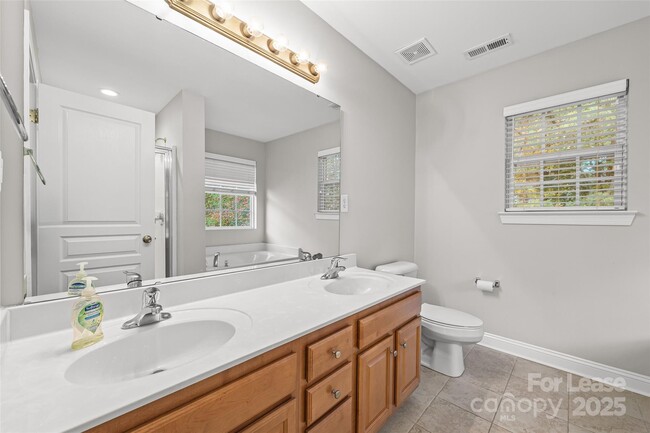 Building Photo - 10139 Allison Taylor Ct