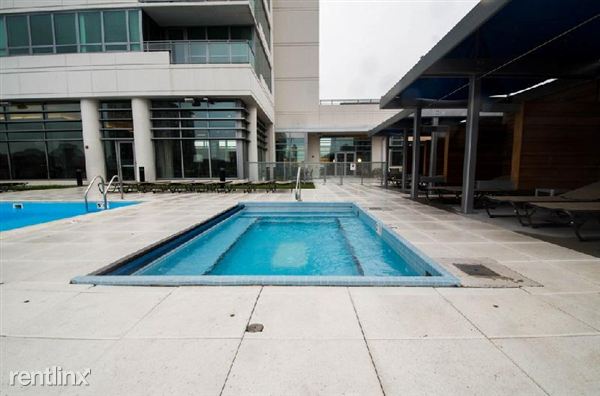 Building Photo - 306 N Halsted St