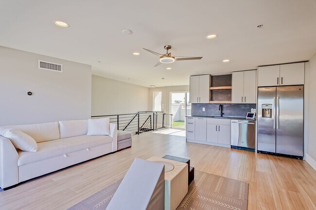 Building Photo - Townhouse For Rent in the Heart of Scottsdale