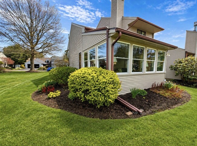 Building Photo - 209 Vivian Ln